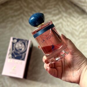 عطر لا وی